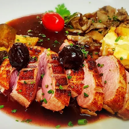 Restaurant Ferme De La Grande Cour La Rivière-Saint-Sauveur