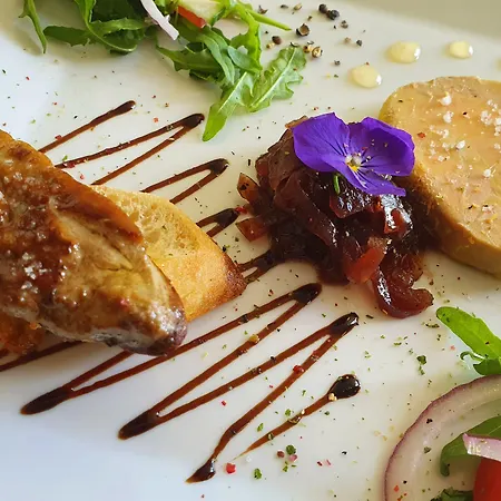 Restaurant Ferme De La Grande Cour מלון La Rivière-Saint-Sauveur