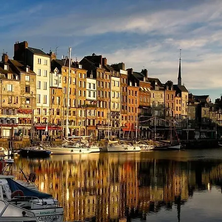 Hotel Restaurant Ferme De La Grande Cour La Rivière-Saint-Sauveur
