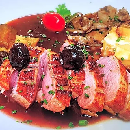 Restaurant Ferme De La Grande Cour Hotel La Rivière-Saint-Sauveur