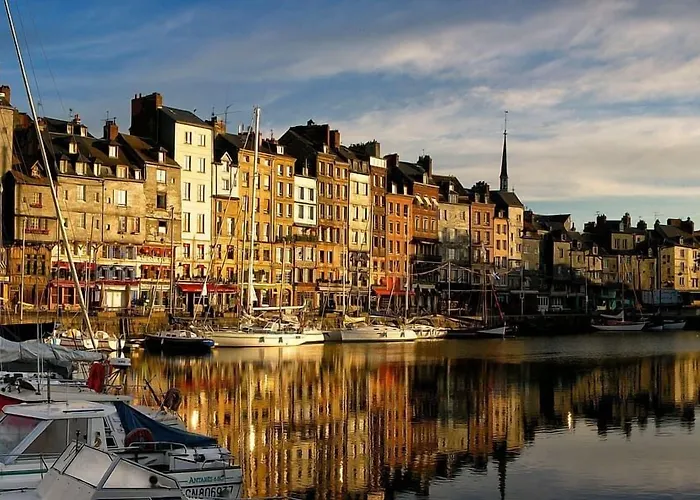 Hotel Restaurant Ferme De La Grande Cour La Riviere-Saint-Sauveur